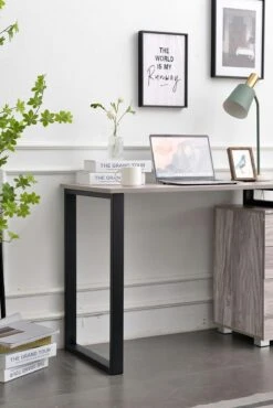 Schreibtisch Stockton Grau -CLP 64840cd7 6fa3 4942 a365 b18b1e21a04d