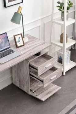 Schreibtisch Stockton Grau -CLP f7e47228 1368 408e b1a4 660b8f5fc617